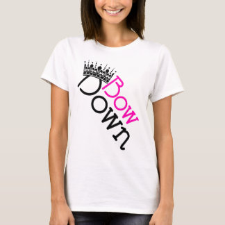 T-shirt Cintrez vers le bas l'art de vecteur
