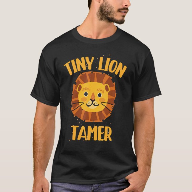 T-shirt Circus Lion Tamer Circus Tiny Lion Tamer (Devant)