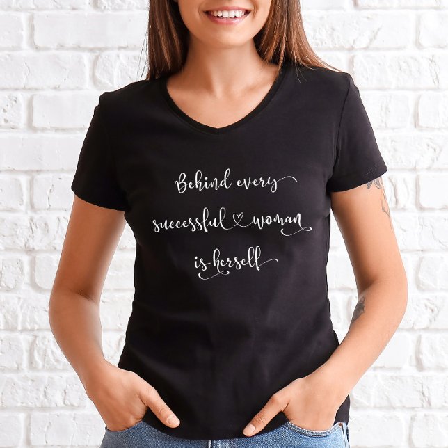 T-shirt Citation de femme élégante et prospère - Écriture  (Créateur téléchargé)