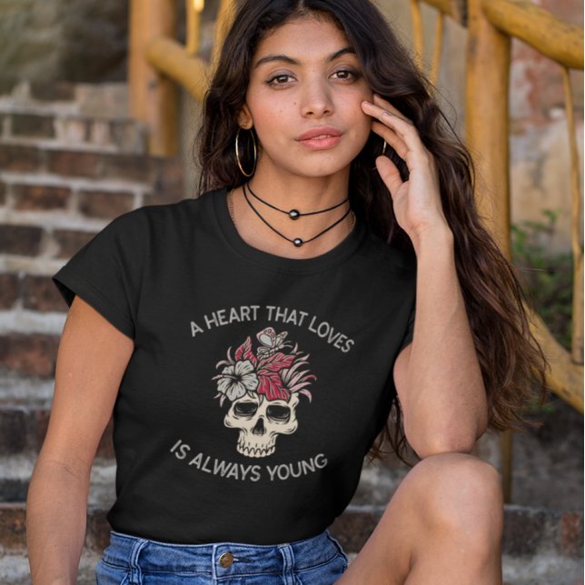 T-shirt Citation de l'amour du coeur du papillon du crâne (Créateur téléchargé)