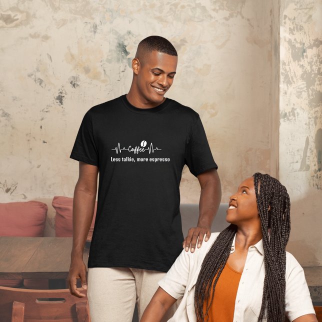 T-shirt Citation de travail amusante sur le café Moins de  (Créateur téléchargé)