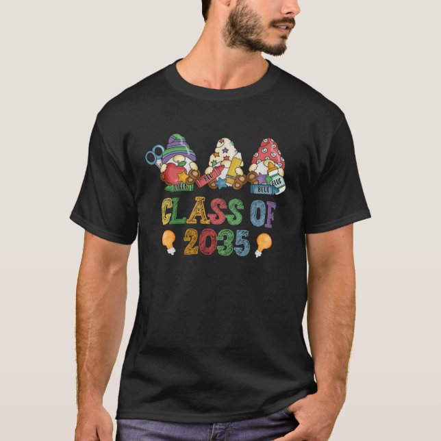 T-shirt Class Of 2035 Gnome Graduation Kindergarten First  (Devant)
