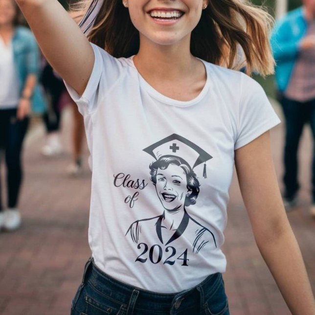 T-shirt classe de 2024 infirmière diplômée du secondaire (Créateur téléchargé)