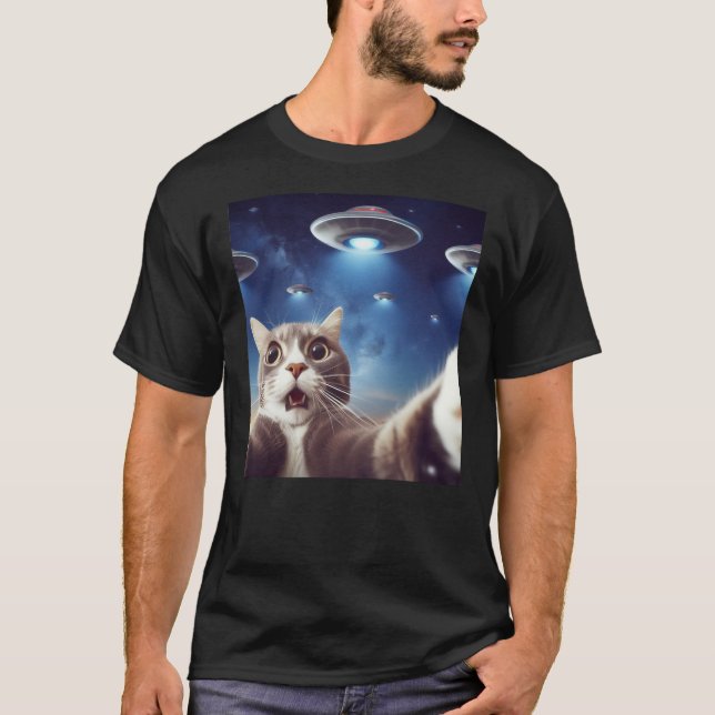 T-shirt Classic Funny Alien Cat UFO (Devant)