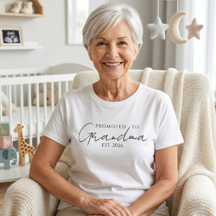 T-shirt Classique promu grand-mère script année EST