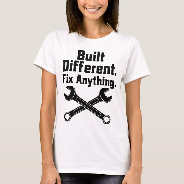 T-shirt Clé de Mécanicien Répare Tout Construit Différemme (Devant)