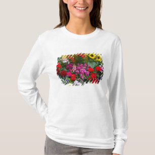 T-shirt Clôture blanche avec jardin de fleurs en