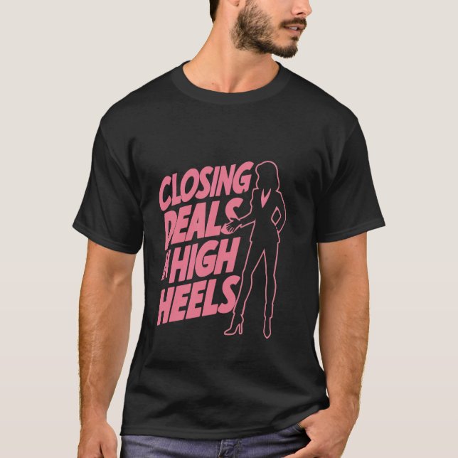 T-shirt Clôture D'Opérations En Talons Élevés — (Devant)