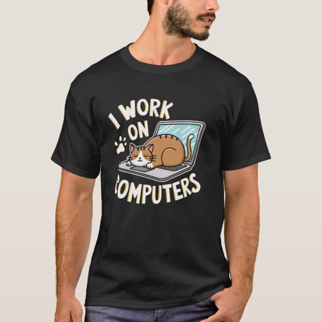 T-shirt Codeur Drôle Je Travaille Sur Ordinateur Amateur D (Devant)