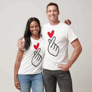 T-shirt Cœur avec les doigts à la coréenne