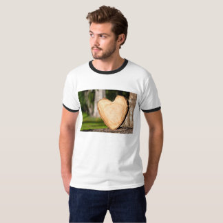 T-shirt coeur en bois