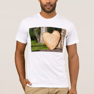 T-shirt coeur en bois