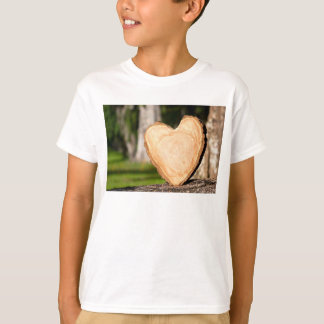 T-shirt coeur en bois