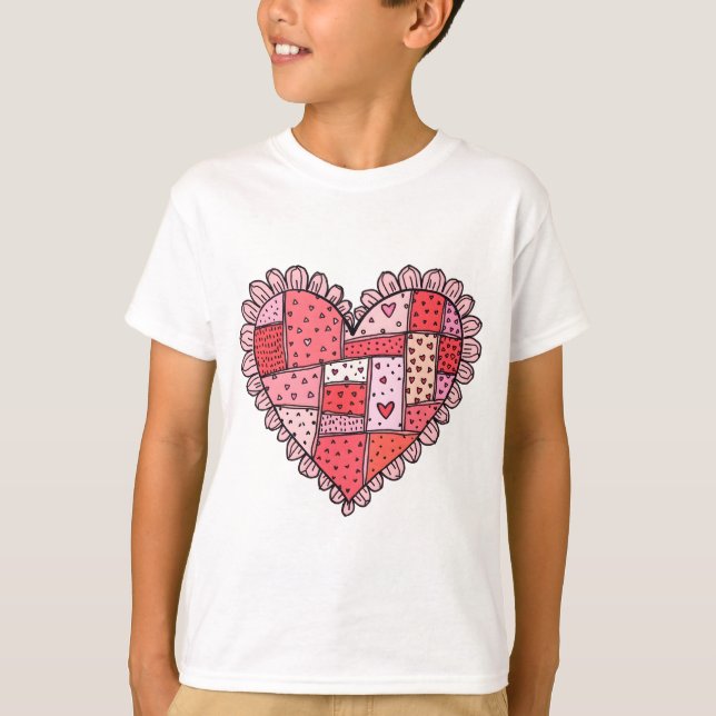 T-shirt cœur en patchwork faux doodle pour la Sain (Devant)