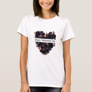 T-shirt Coeur gothique fait de fleurs noires. Un romantism