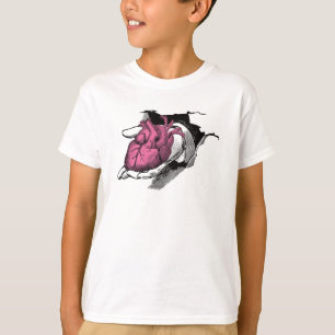 T-shirt Coeur vintage à la main à travers la fissure
