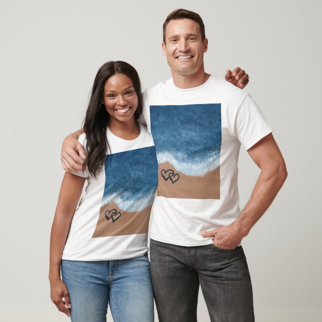 T-shirt Cœurs dans le Sable par l'Océan (Unisexe)