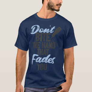 T-shirt Coiffeuse Stylo Coiffeuse Ne Bite Pas La Main Que