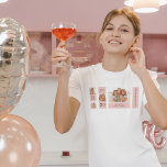 T-shirt Collage photos amies | Joyeux cadeau d'anniversair<br><div class="desc">Collage photos amies | Joyeux cadeau d'anniversaire.Faites de l'anniversaire de votre ami extra spécial avec ce cadeau sur mesure avec un collage de vos moments préférés ensemble! Ce cadeau d'anniversaire personnalisé d'inspiration rose est disponible exclusivement sur Zazzle, et c'est la façon parfaite de montrer à votre ami combien ils signifient...</div>