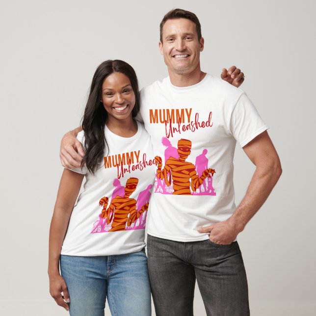 T-shirt Collection de timbres d'Halloween "Mummy Unleashed (Unisexe)