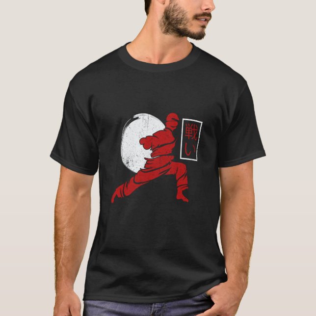 T-shirt Combattant de karaté Pose de karaté Coup de pied d (Devant)