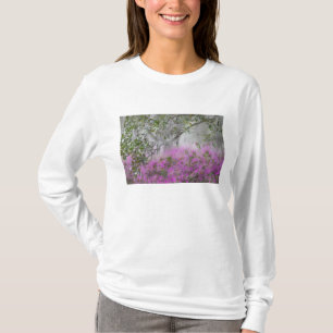 T-shirt Composite numérique d'azalées et d'arbre magnolia