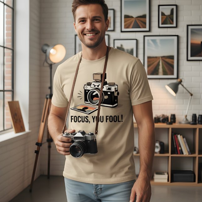 T-shirt Concentre-toi, espèce d'idiot ! – Création de camé (Créateur téléchargé)