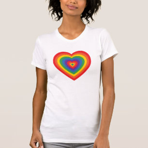 T-shirt (concentrique) de coeur d'arc-en-ciel des
