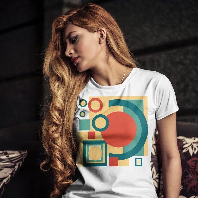T-shirt Conception Abstraite de Style Rétro Géométrique au (Retro Geometric Risograph Style Abstract Design. Women Basic White T-Shirt)