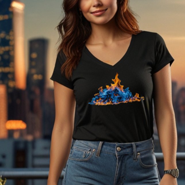 T-shirt Conception d'art vibrant "Flammes de feu bleues et (Créateur téléchargé)