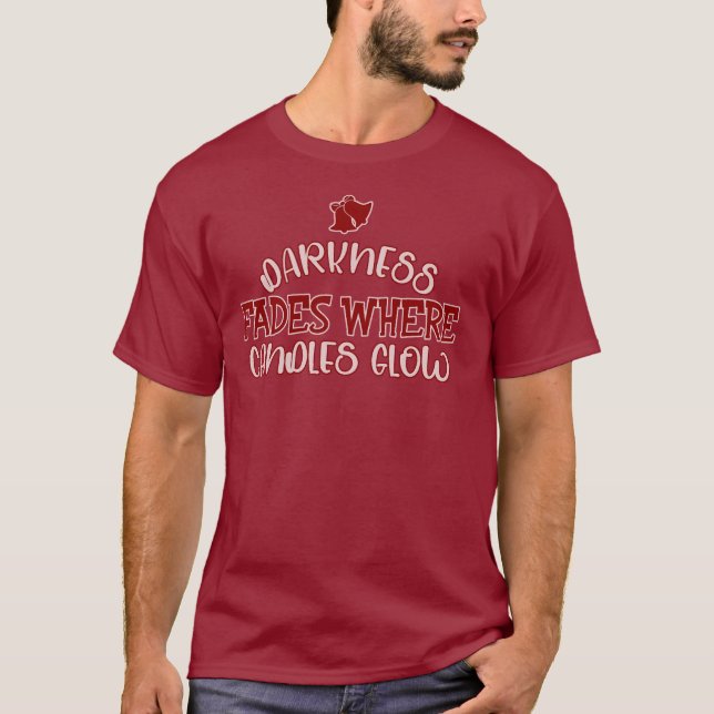 T-shirt Conception de calme et de confort à la lueur des b (Devant)