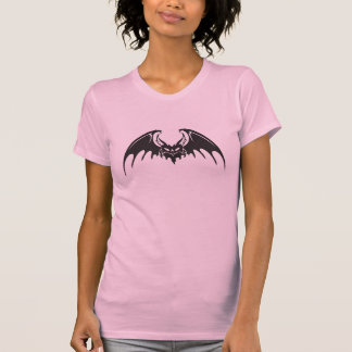 T-shirt conception de chauve-souris tribale