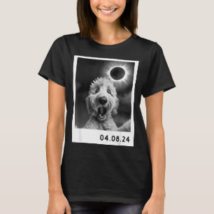T-shirt Conception de chien Goldendoodle éclipse solaire t