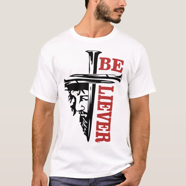 T-shirt Conception de clou de croix de Jésus – Puissant Ch (Devant)