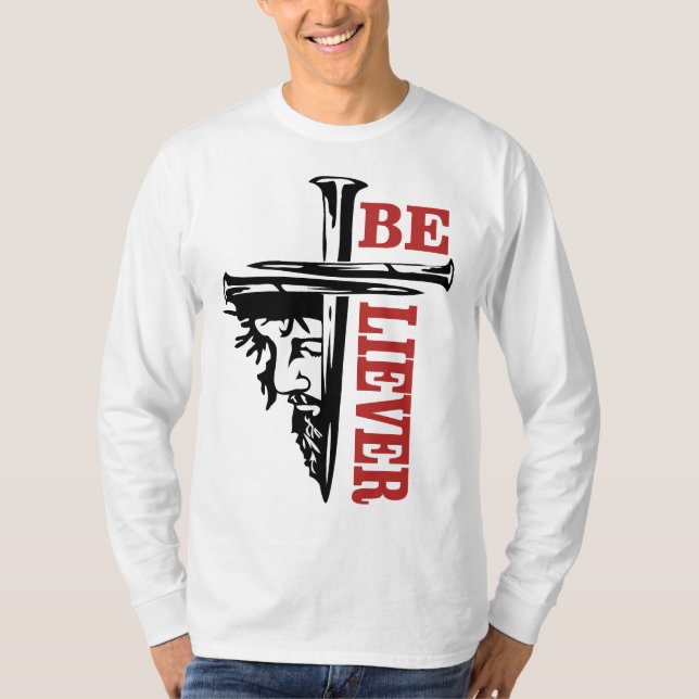 T-shirt Conception de clou de croix de Jésus – Puissant Ch (Devant)