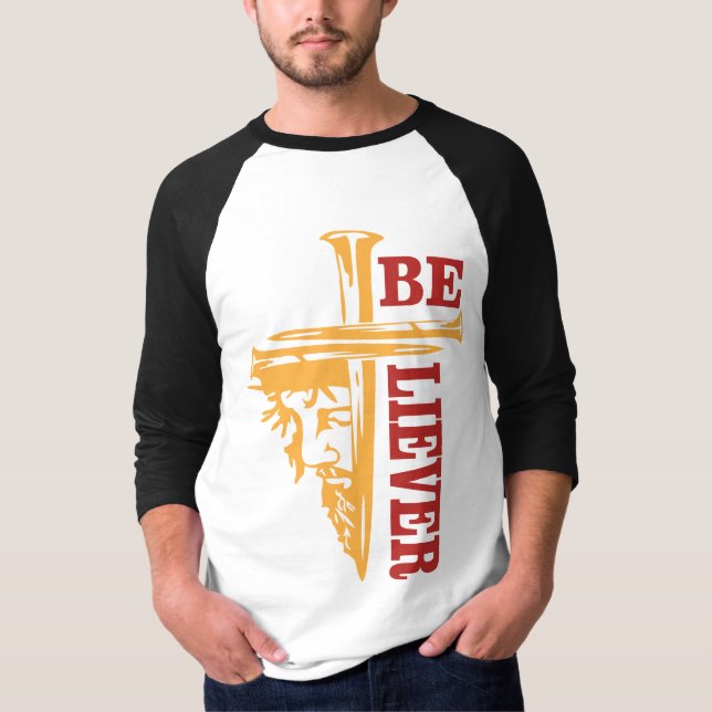 T-shirt Conception de clou de croix de Jésus – Puissant Ch (Devant)
