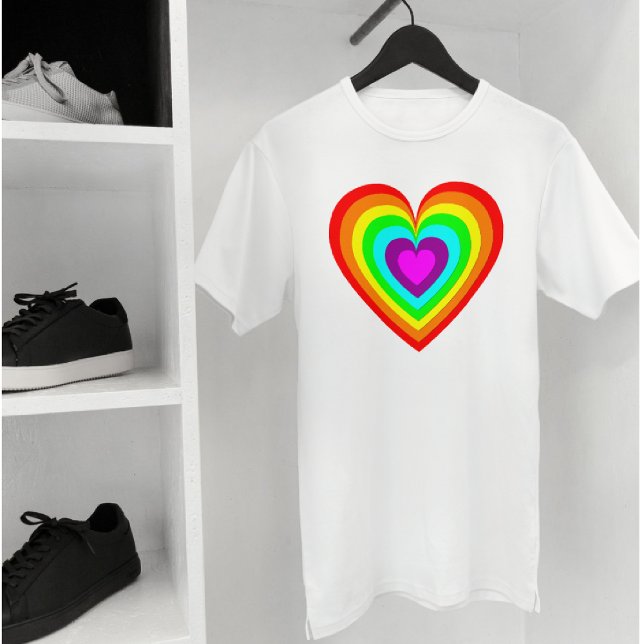 T-shirt Conception de cœur d'amour arc-en-ciel (Créateur téléchargé)