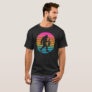 T-shirt Conception de coucher de soleil rétro Bigfoot Saxo