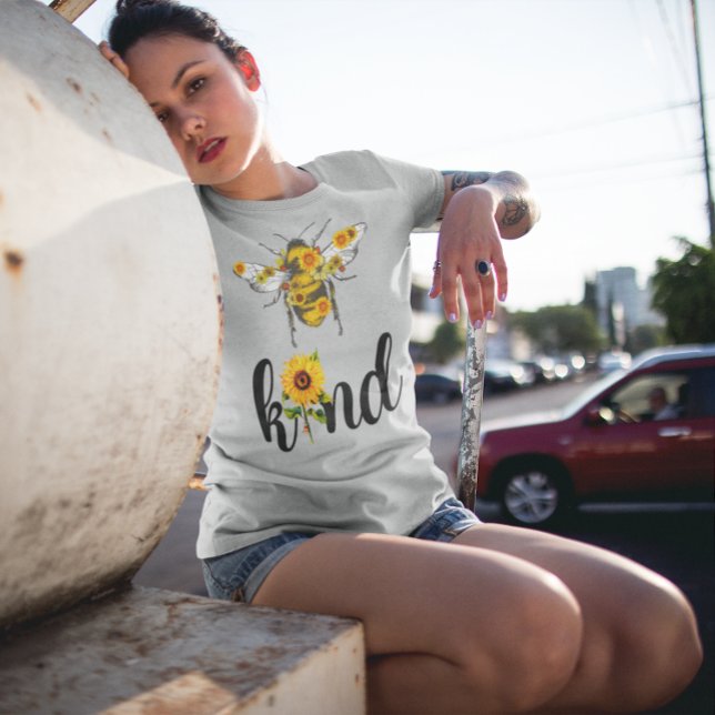 T-shirt Conception de lettrage de tournesols inspirants So (Créateur téléchargé)