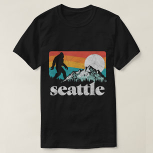 T-shirt Conception de montagne rétro Bigfoot de Seattle