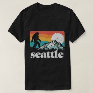 T-shirt Conception de montagne rétro Bigfoot de Seattle