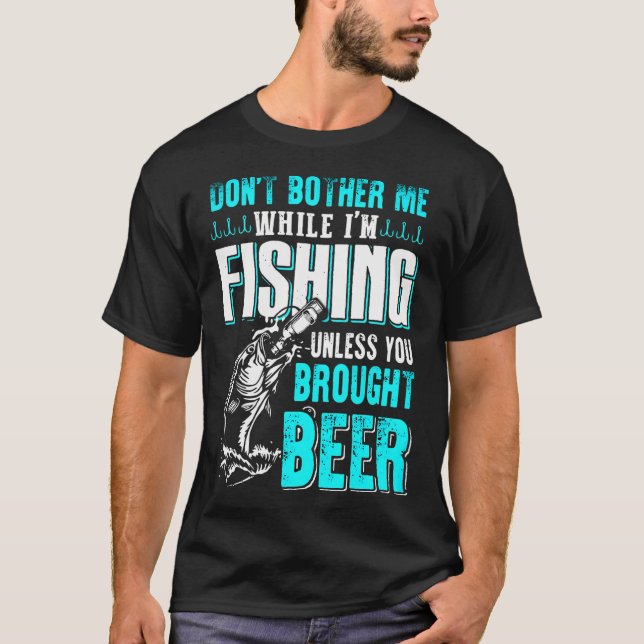T-shirt Conception de pêche à la basse avec poisson et dra (Devant)