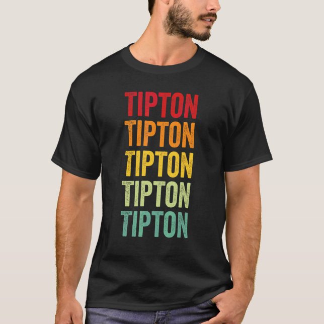 T-shirt Conception de texte arc-en-ciel du comté de Tipton (Devant)