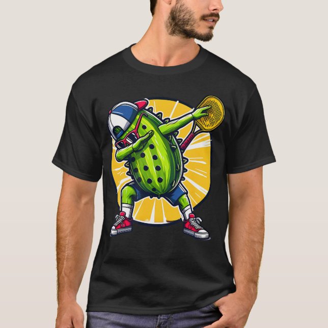 T-shirt Concombre dansant en train de jouer au pickleball  (Devant)