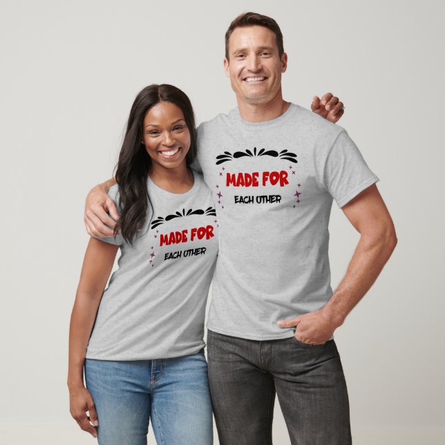 T-shirt Conçu pour quelqu'un de spécial - Texte rouge avec (Unisexe)