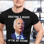 T-shirt Confus Joe Biden Imaginaire Football Loser Rédacti<br><div class="desc">Modern Confused Drafting Kicker drôle de football d'imaginaire tee est idéal pour un imaginaire de football projet partie. Paire avec l'imaginaire football Draft board 2022 et 2023,  imaginaire football projet kit,  et imaginaire football magazine pour vous préparer pour cette saison de football!</div>