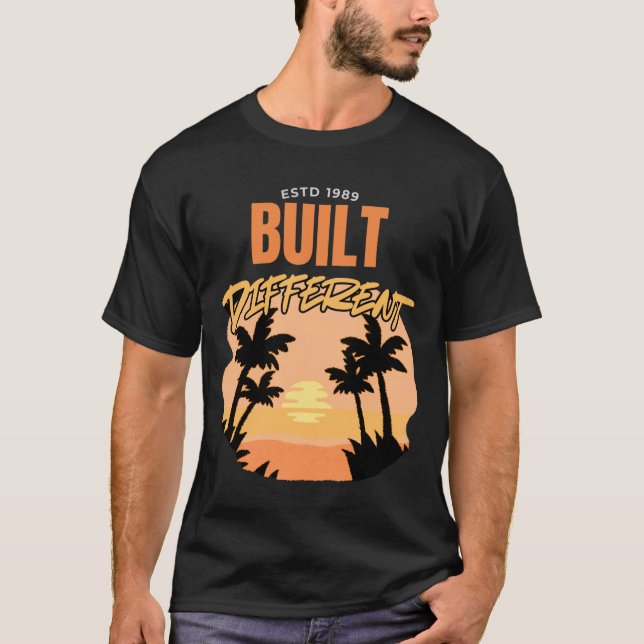 T-shirt Construit différent ESTD 1989 Palm Beach Tee (Devant)