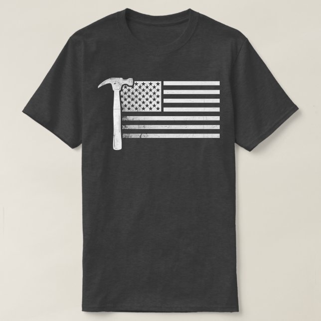 T-shirt cool de charpentier retraité du drapeau américain (Design devant)