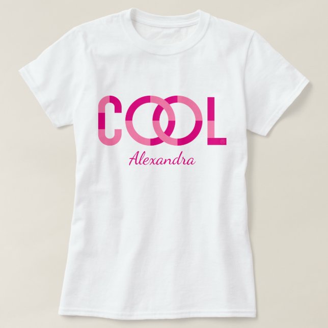 T-shirt Cool | Modern Pink Typography Nom Personnalisé (Design devant)