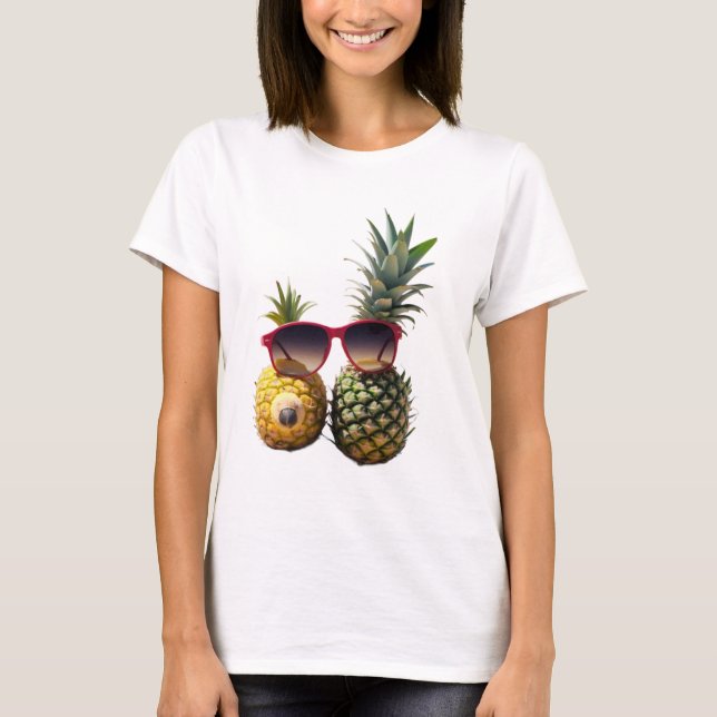 T-shirt Cool Pineapples with Sunglasses – Fun Summer Vibes (Devant)